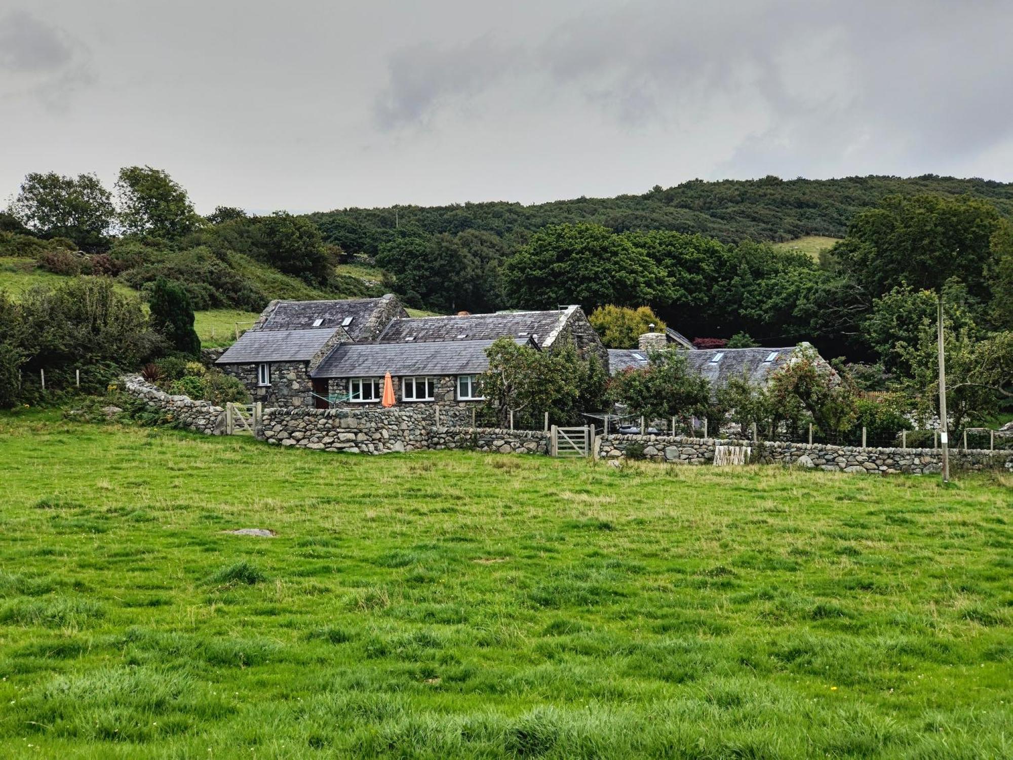 Apartamento Ty Gwennol Near Gilfach Goch Llanbedr  Exterior foto